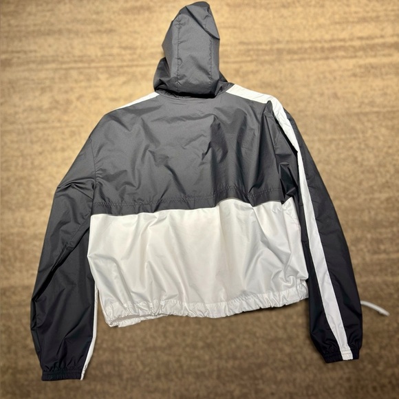 Nike Cropped Windbreaker Jacket – Black & White – Women’s Large - Picture 4 of 6